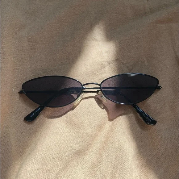 Sunglasses - Picture 4 of 4